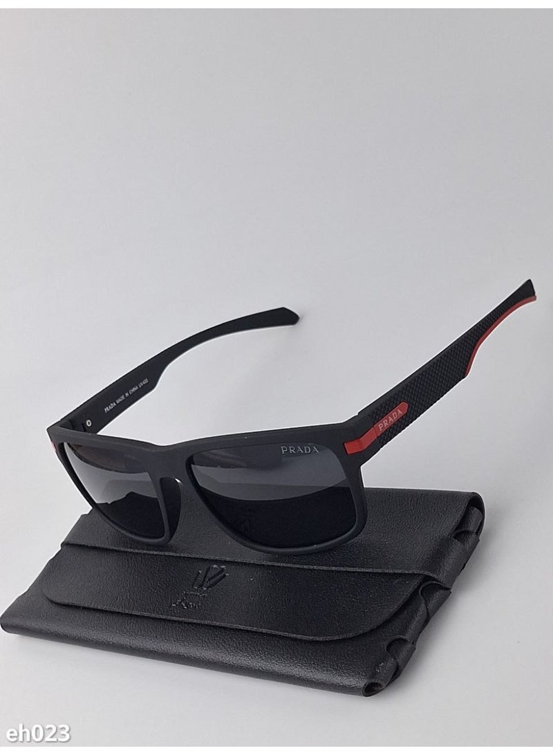 نظارة شمس رجالية برادا بتصميم مستطيل وإطار أسود وعدسات داكنة